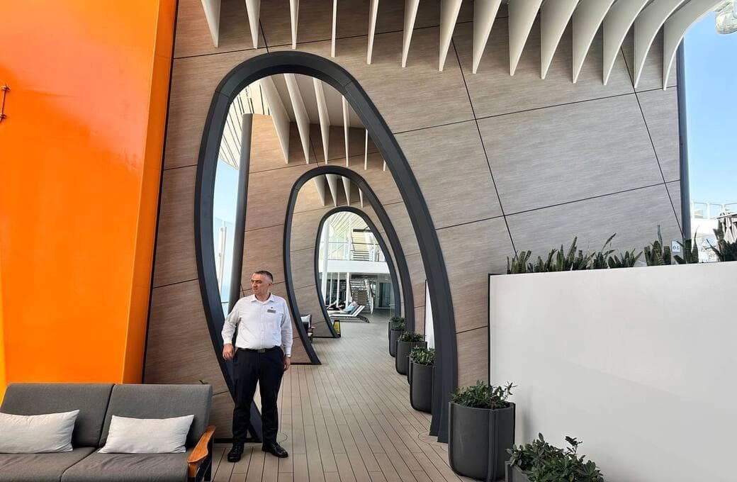 Лайнер Celebrity Ascent, компании Celebrity Cruises. Фото 1