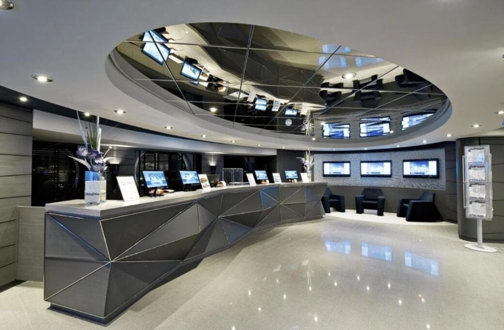 Лайнер MSC Divina, компании MSC Crociere. Фото 1