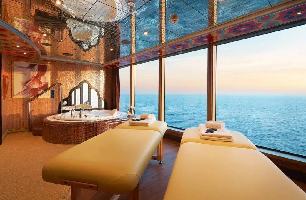 Лайнер Costa Deliziosa, компании Costa Cruises. Фото 1