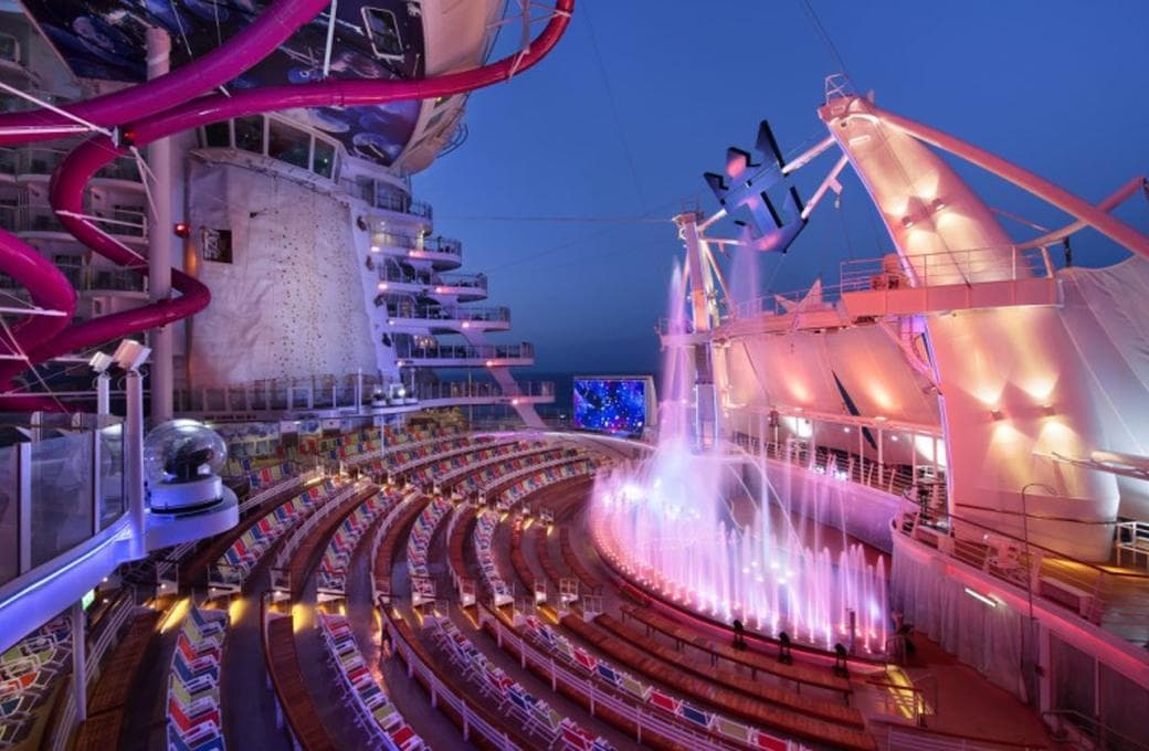 Лайнер Harmony Of The Seas, компании Royal Caribbean International. Фото 1