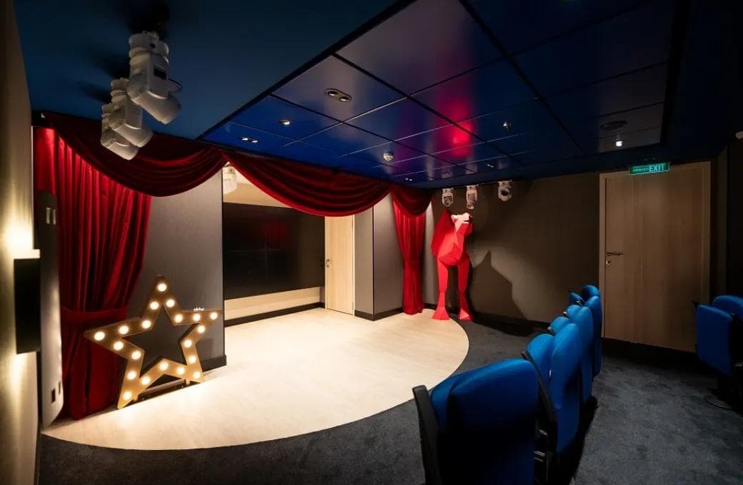 Лайнер Aroya, компании Aroya Cruises. Фото 1