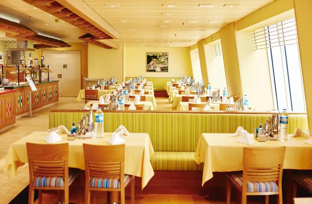 Лайнер Astoria Grande, компании Astoria Grande Cruises. Фото 1