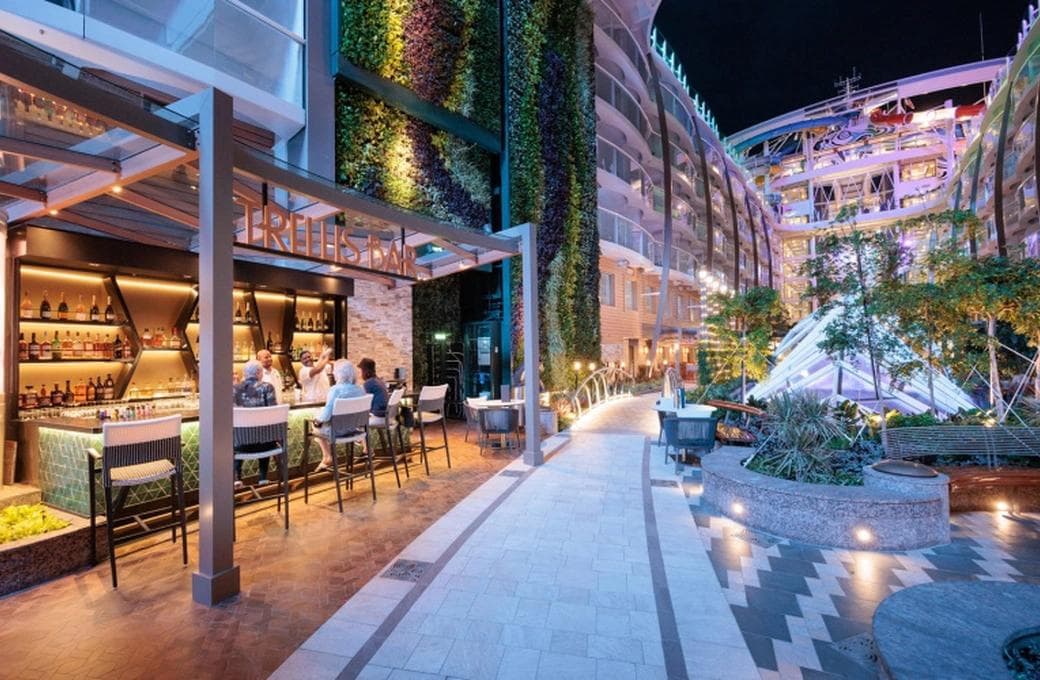 Лайнер Utopia Of The Seas New Ship 2024, компании Royal Caribbean International. Фото 1