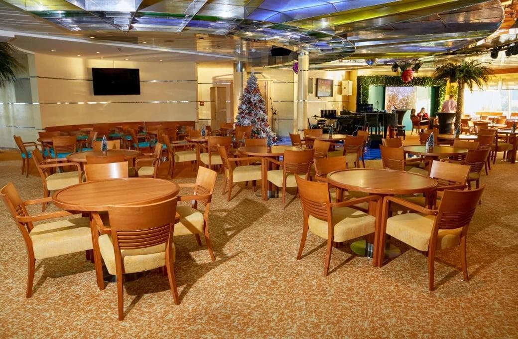 Лайнер Astoria Grande, компании Astoria Grande Cruises. Фото 1