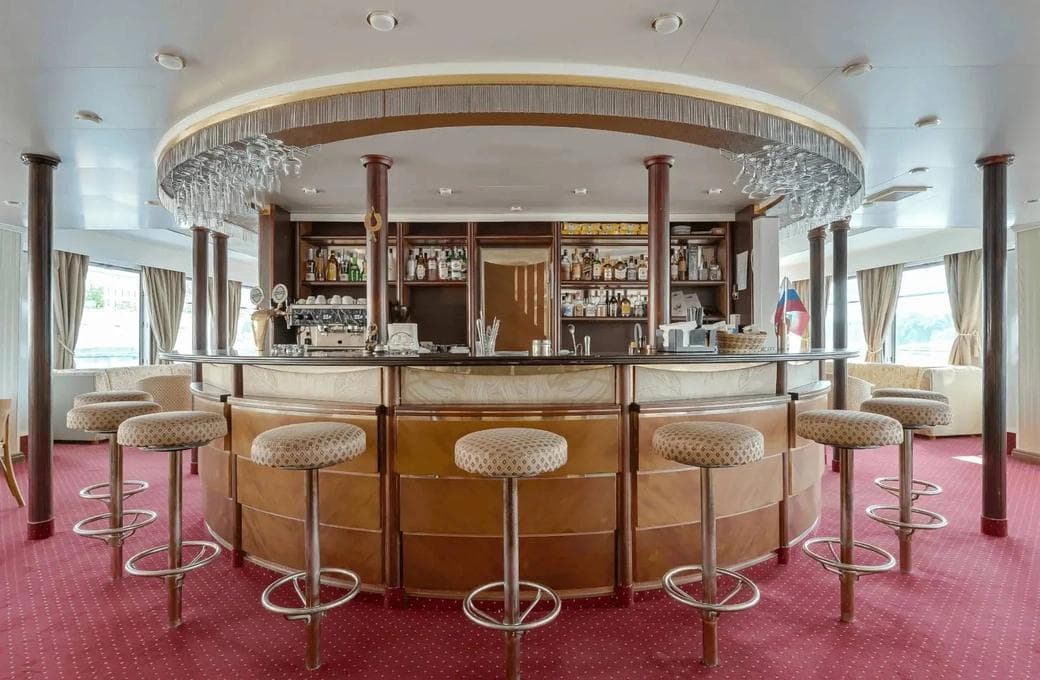 Лайнер Волга Стар, компании Донинтурфлот. Фото 1