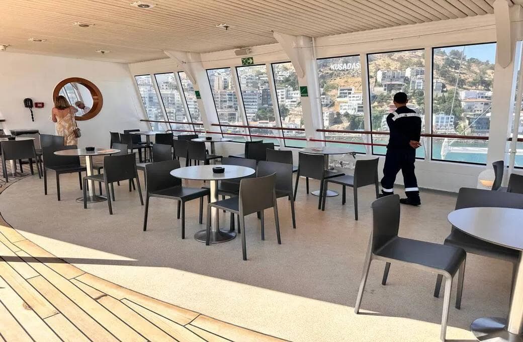 Лайнер Celestyal Discovery, компании Celestyal Cruises. Фото 1