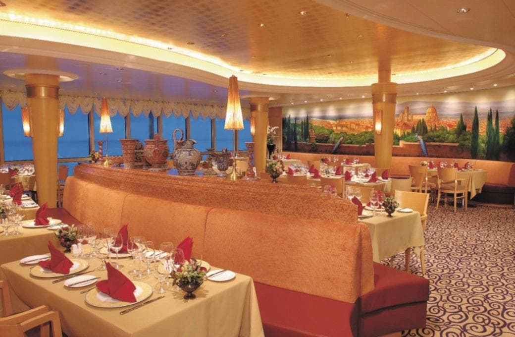 Лайнер Jewel Of The Seas, компании Royal Caribbean International. Фото 1