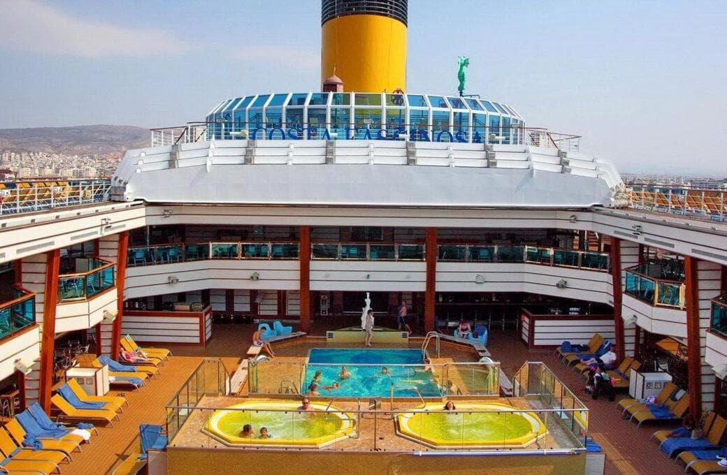 Лайнер Costa Fascinosa, компании Costa Cruises. Фото 1