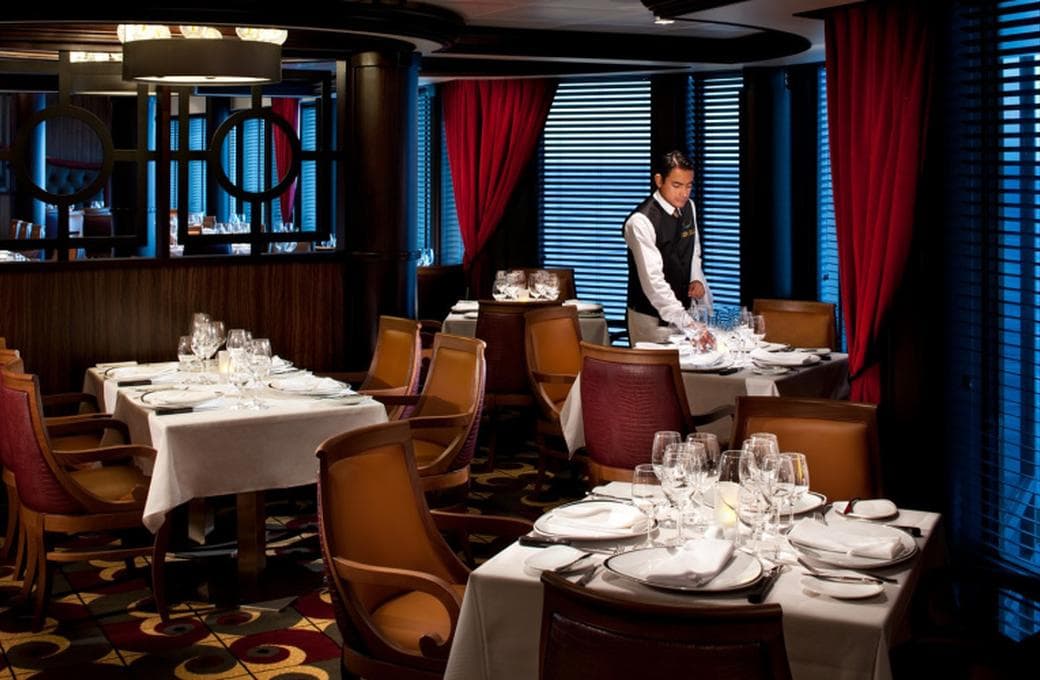 Лайнер Enchantment Of The Seas, компании Royal Caribbean International. Фото 1