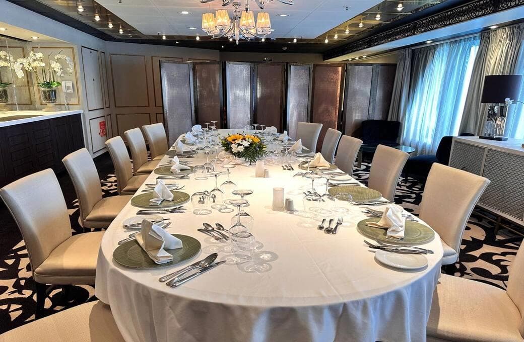 Лайнер Celestyal Journey, компании Celestyal Cruises. Фото 1