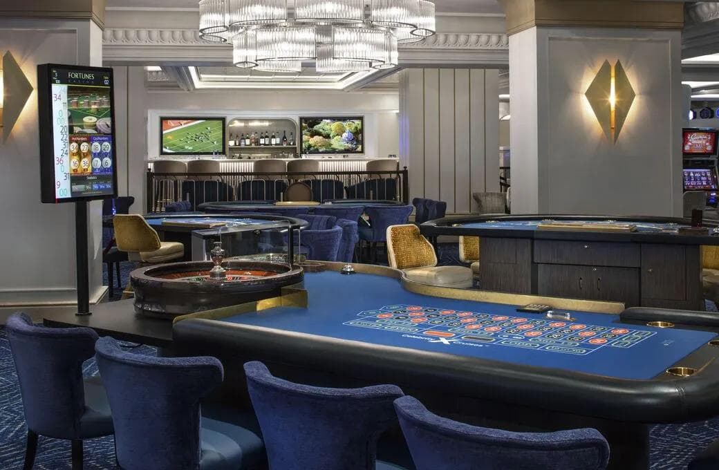 Лайнер Celebrity Summit, компании Celebrity Cruises. Фото 1