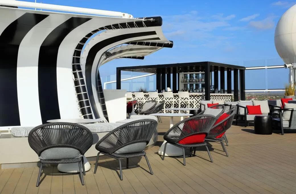 Лайнер Celebrity Silhouette, компании Celebrity Cruises. Фото 1