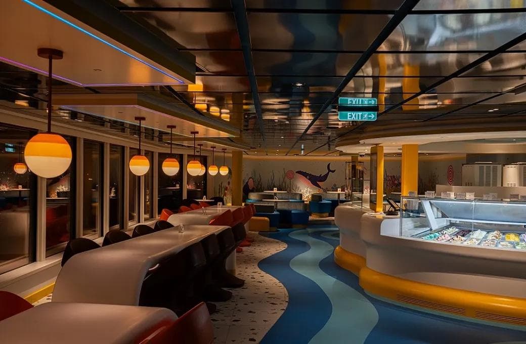 Лайнер Aroya, компании Aroya Cruises. Фото 1