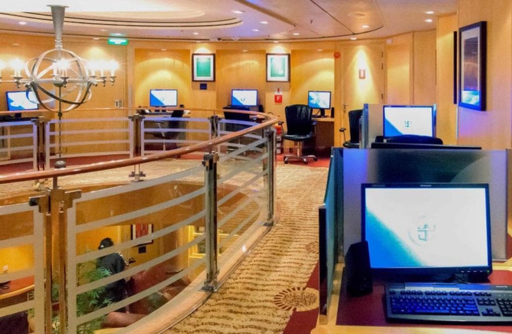 Лайнер Freedom Of The Seas, компании Royal Caribbean International. Фото 1