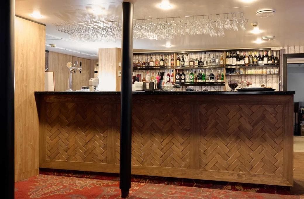 Лайнер Александра, компании Донинтурфлот. Фото 1