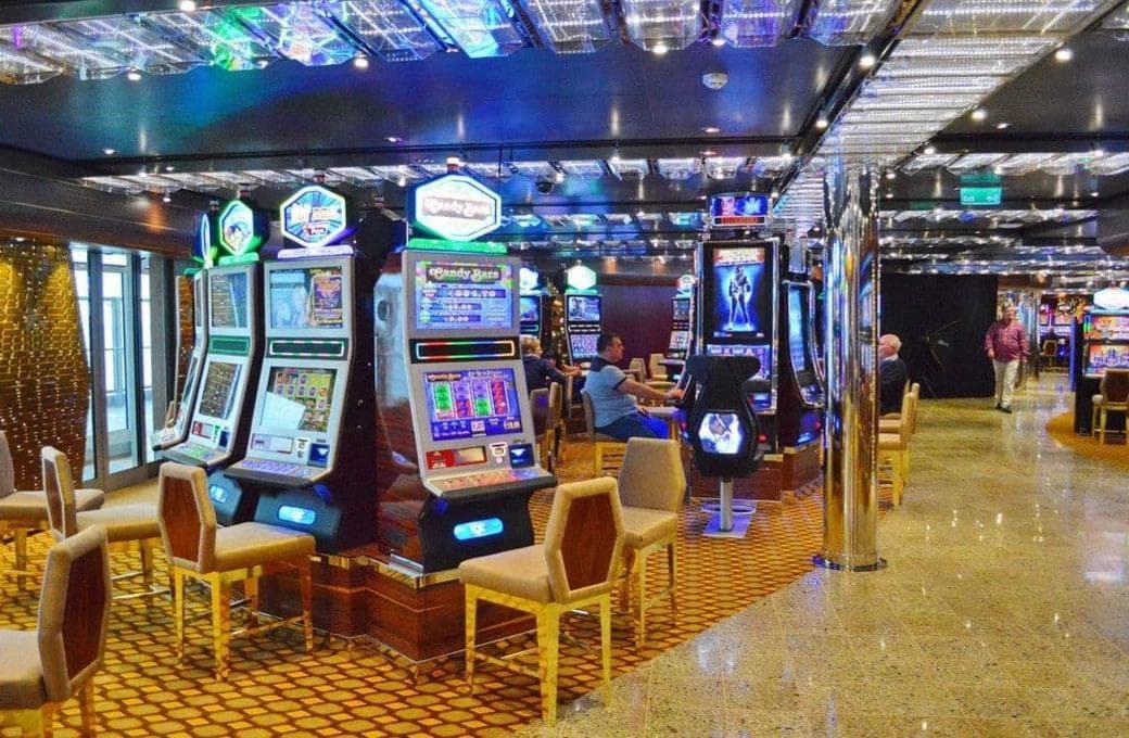 Лайнер Costa Diadema, компании Costa Cruises. Фото 1