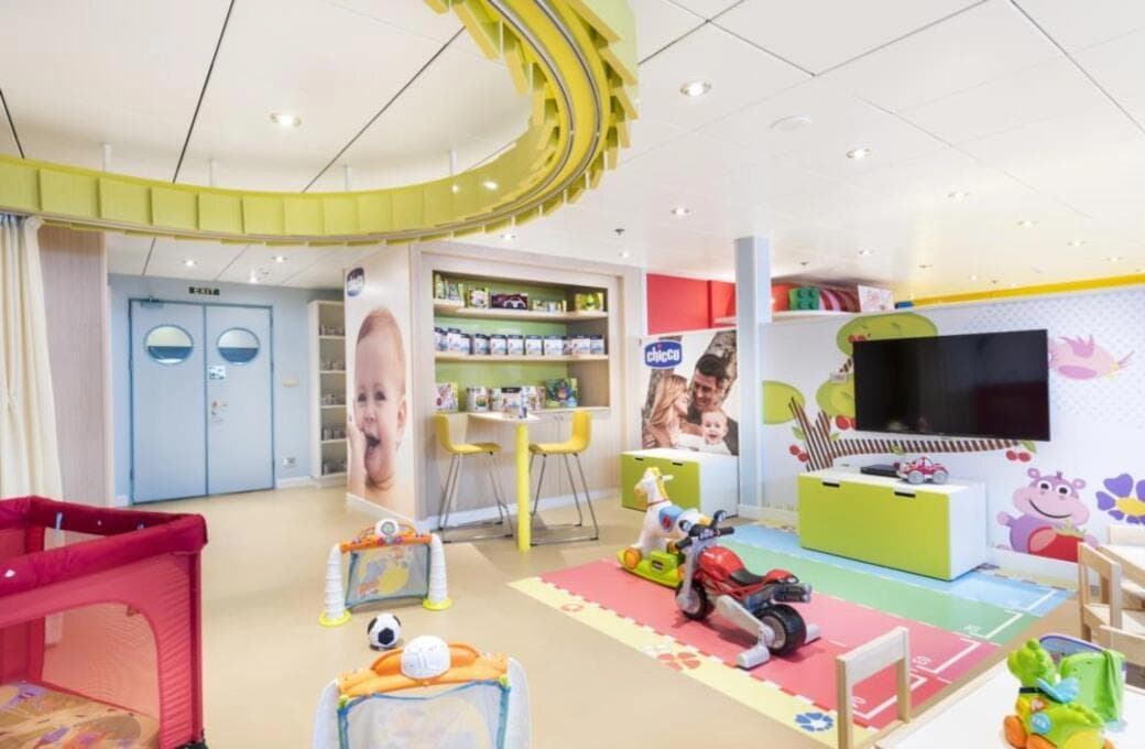 Лайнер MSC Lirica, компании MSC Crociere. Фото 1