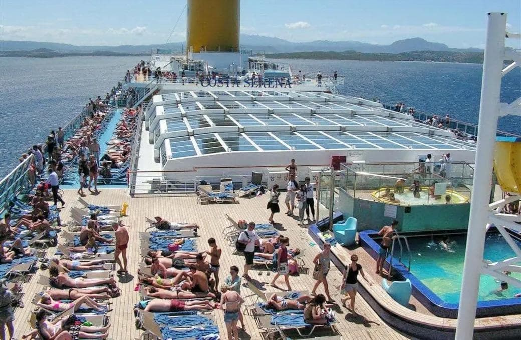 Лайнер Costa Serena, компании Costa Cruises. Фото 1