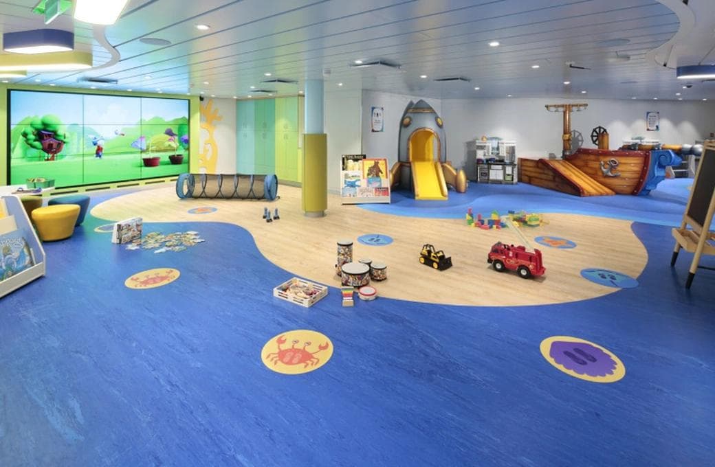 Лайнер Odyssey Of The Seas, компании Royal Caribbean International. Фото 1