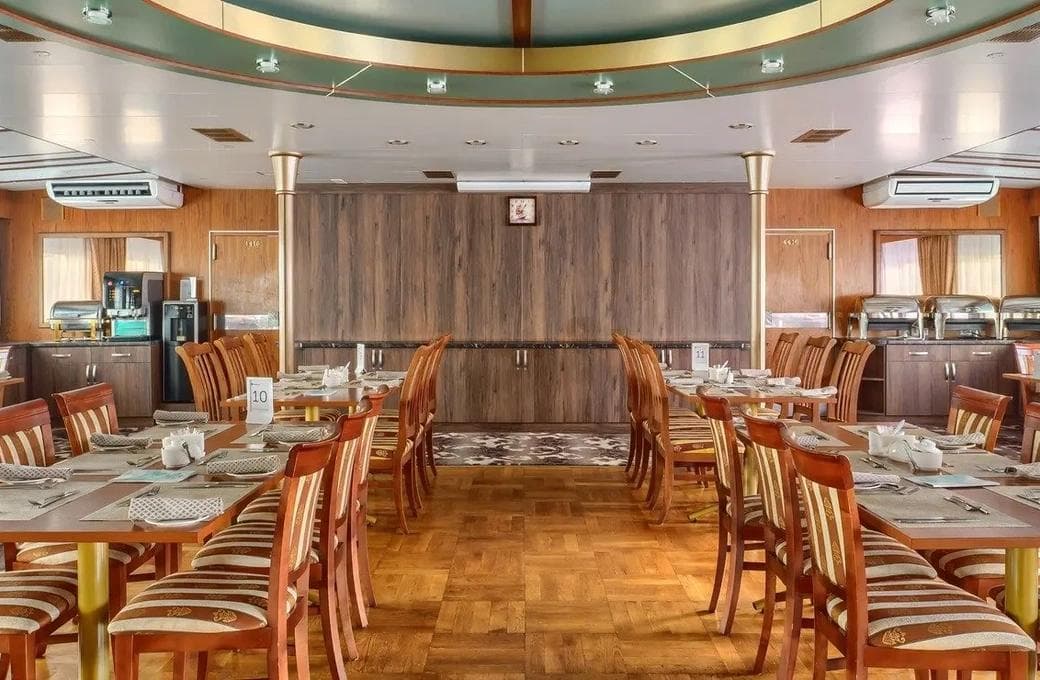 Лайнер Зосима Шашков, компании ВодоходЪ. Фото 1