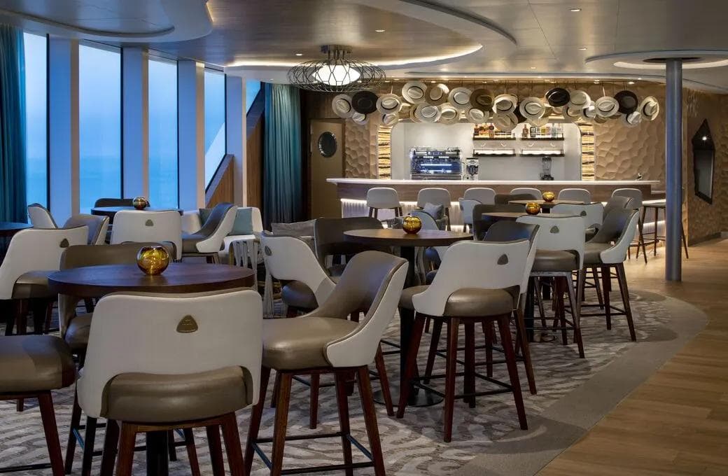 Лайнер Celebrity Flora, компании Celebrity Cruises. Фото 1