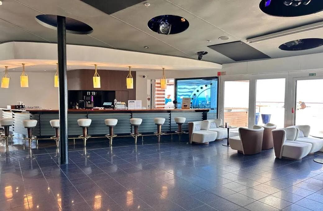 Лайнер Celestyal Discovery, компании Celestyal Cruises. Фото 1