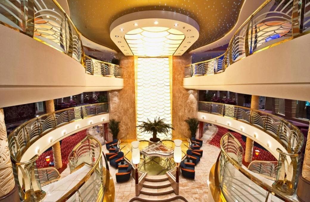 Лайнер MSC Orchestra, компании MSC Crociere. Фото 1