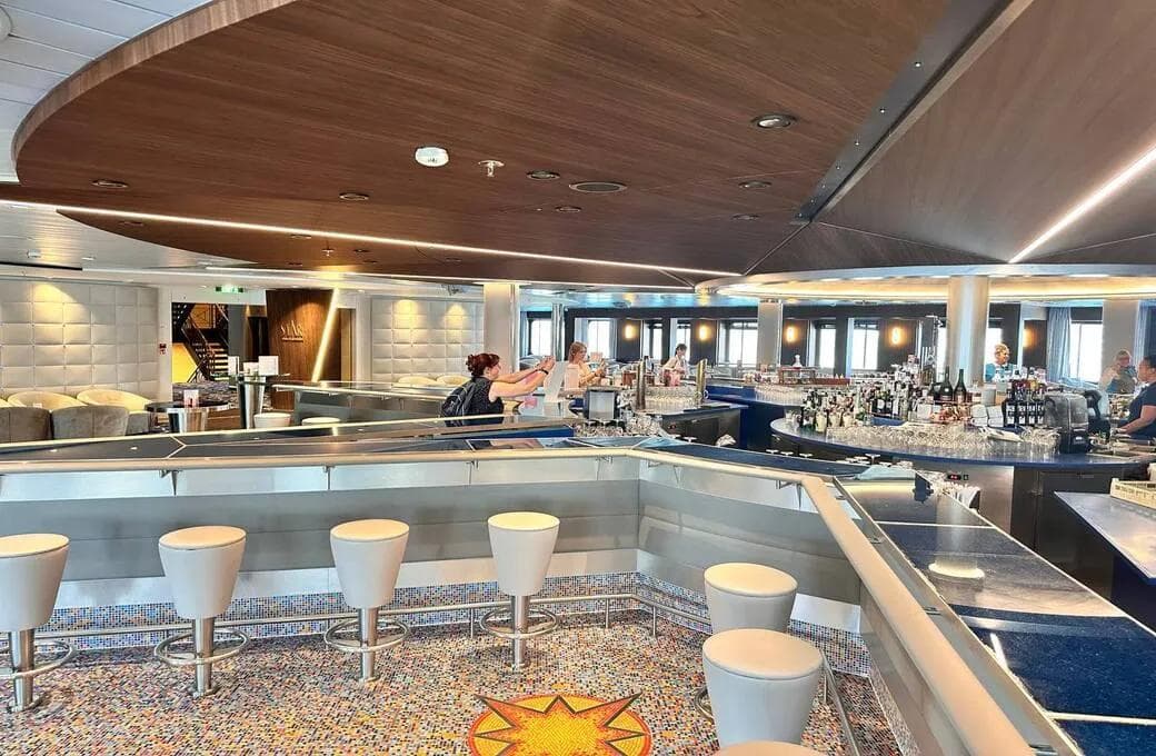 Лайнер Celestyal Discovery, компании Celestyal Cruises. Фото 1