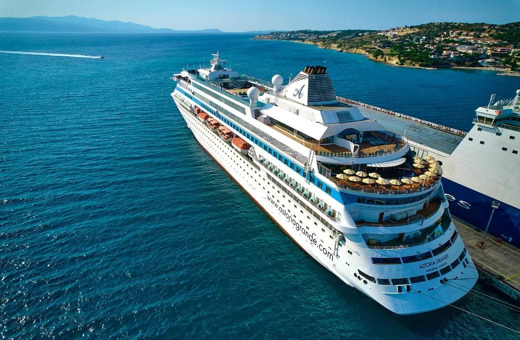 Лайнер Astoria Grande, компании Astoria Grande Cruises. Фото 1