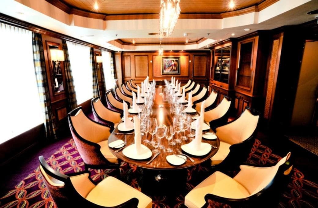 Лайнер Jewel Of The Seas, компании Royal Caribbean International. Фото 1