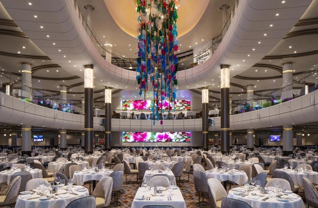 Лайнер Odyssey Of The Seas, компании Royal Caribbean International. Фото 1