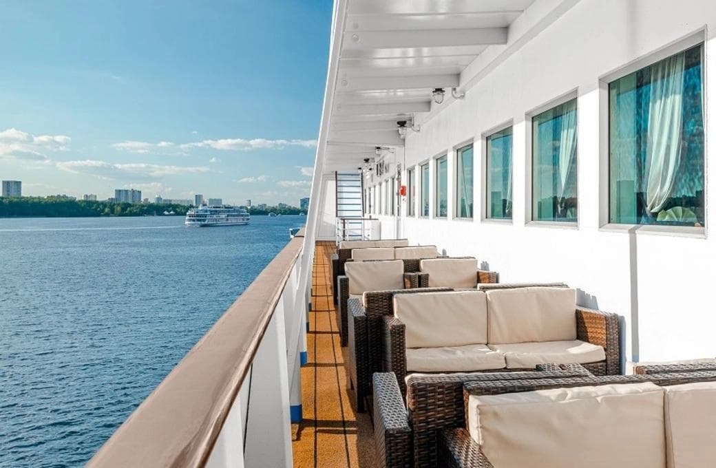 Лайнер Огни большого города, компании Созвездие. Фото 1