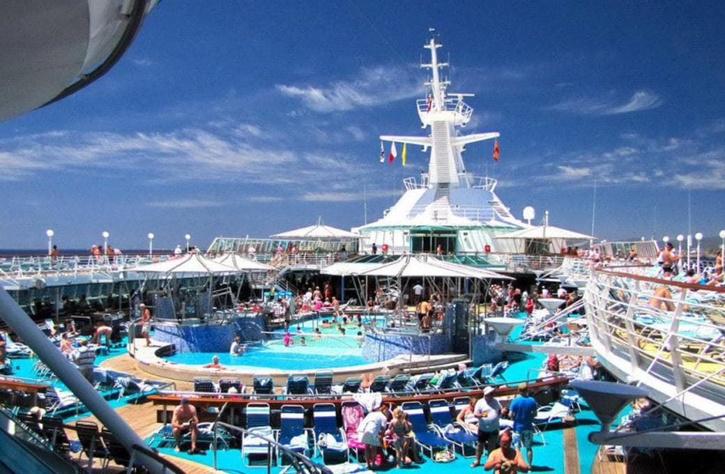 Лайнер Grandeur Of The Seas, компании Royal Caribbean International. Фото 1