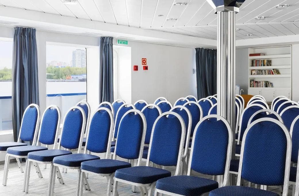 Лайнер Мстислав Ростропович, компании ВодоходЪ. Фото 1