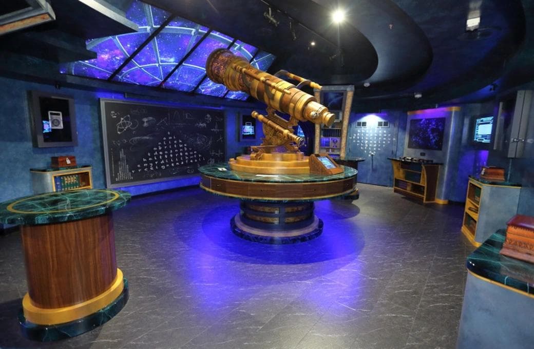 Лайнер Adventure Of The Seas, компании Royal Caribbean International. Фото 1