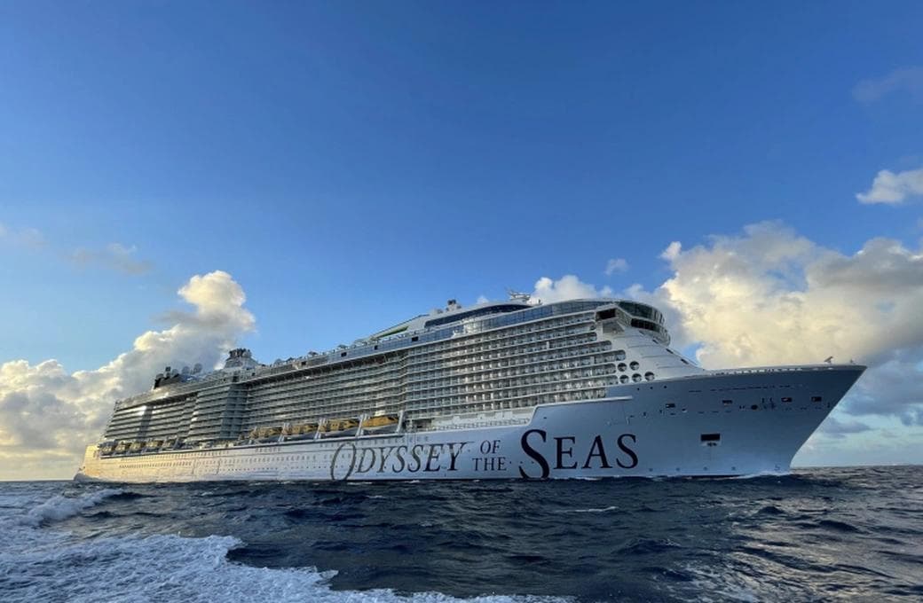 Лайнер Odyssey Of The Seas, компании Royal Caribbean International. Фото 1