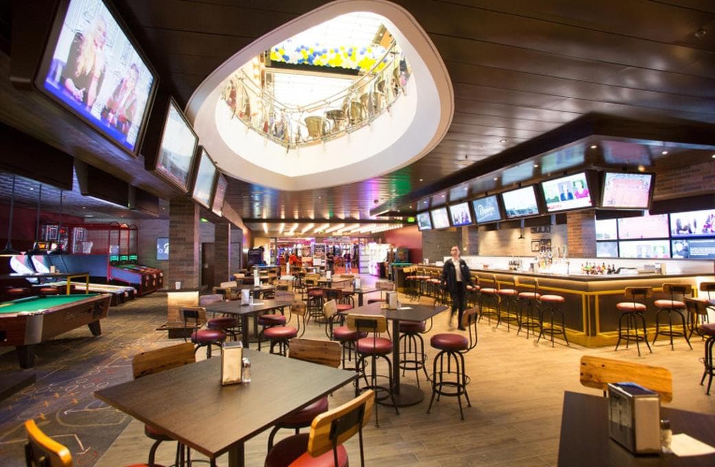 Лайнер Freedom Of The Seas, компании Royal Caribbean International. Фото 1