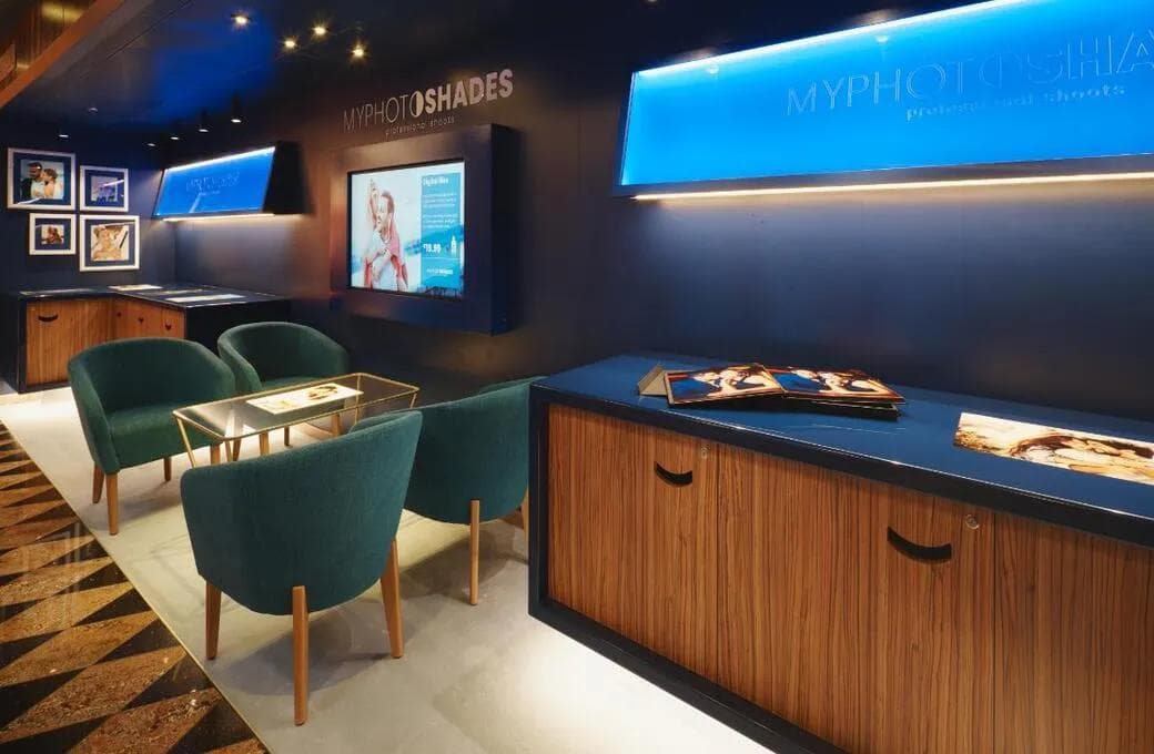 Лайнер Costa Favolosa, компании Costa Cruises. Фото 1