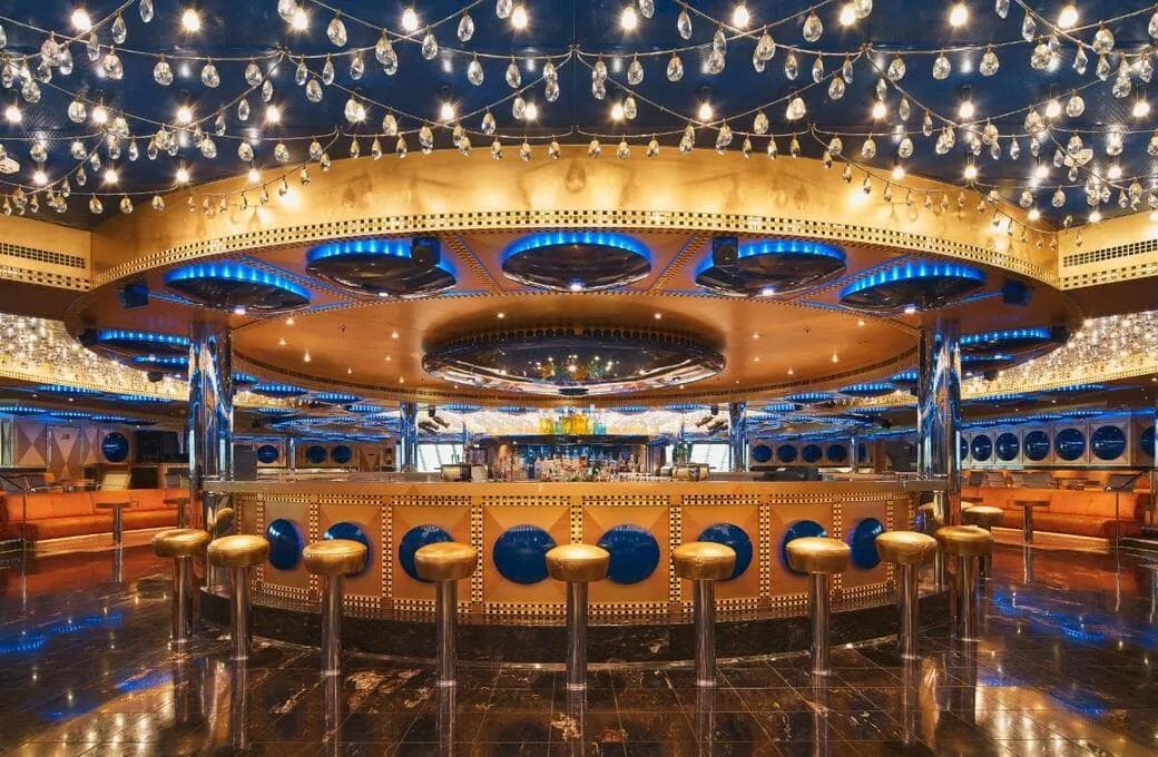 Лайнер Costa Favolosa, компании Costa Cruises. Фото 1