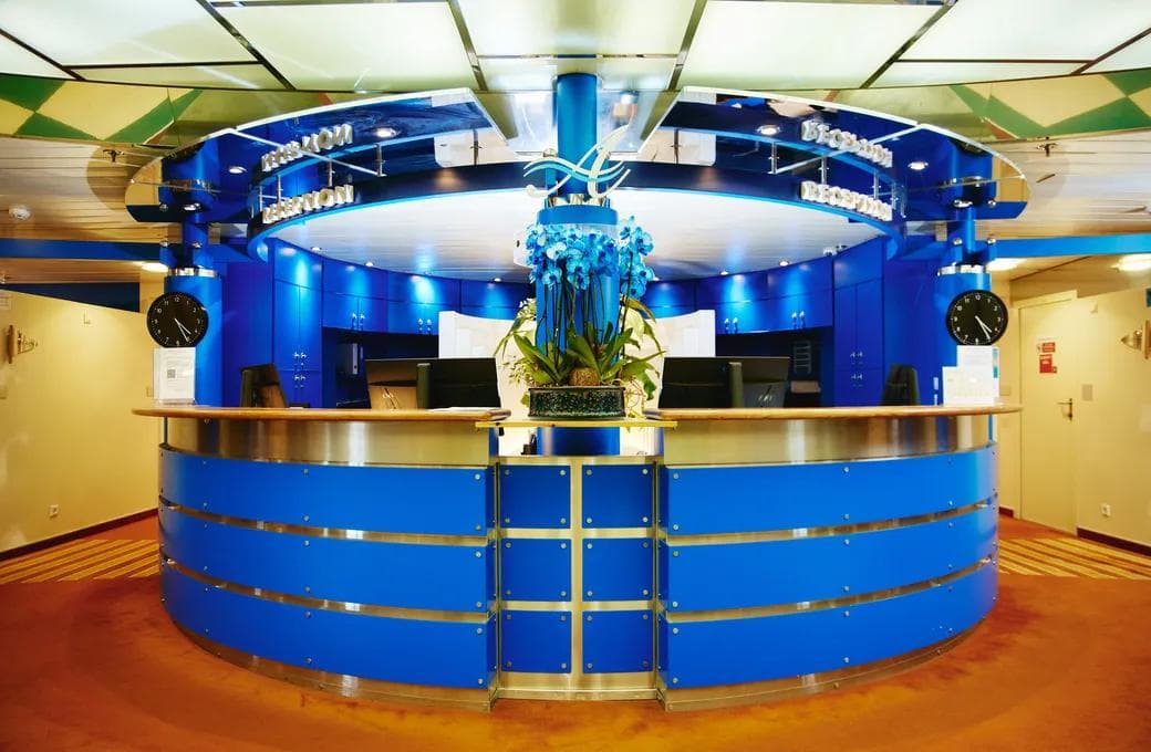 Лайнер Astoria Grande, компании Astoria Grande Cruises. Фото 1