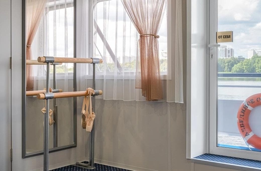 Лайнер Лебединое озеро, компании Созвездие. Фото 1