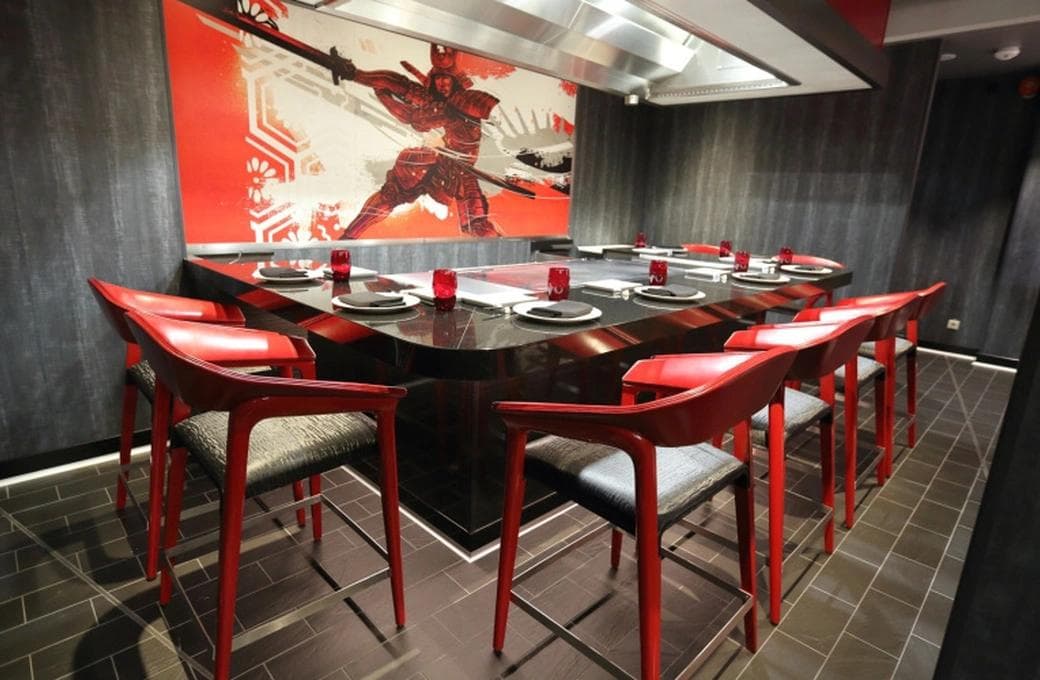 Лайнер Adventure Of The Seas, компании Royal Caribbean International. Фото 1