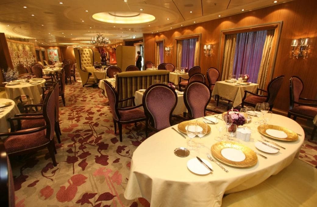 Лайнер Allure Of The Seas, компании Royal Caribbean International. Фото 1