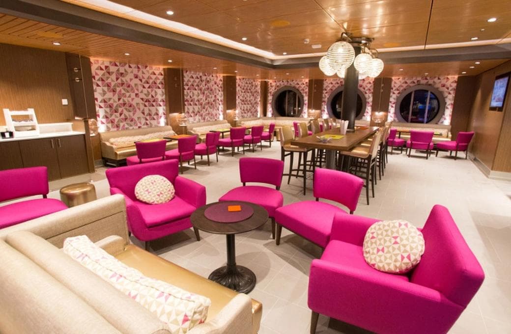 Лайнер Quantum Of The Seas, компании Royal Caribbean International. Фото 1