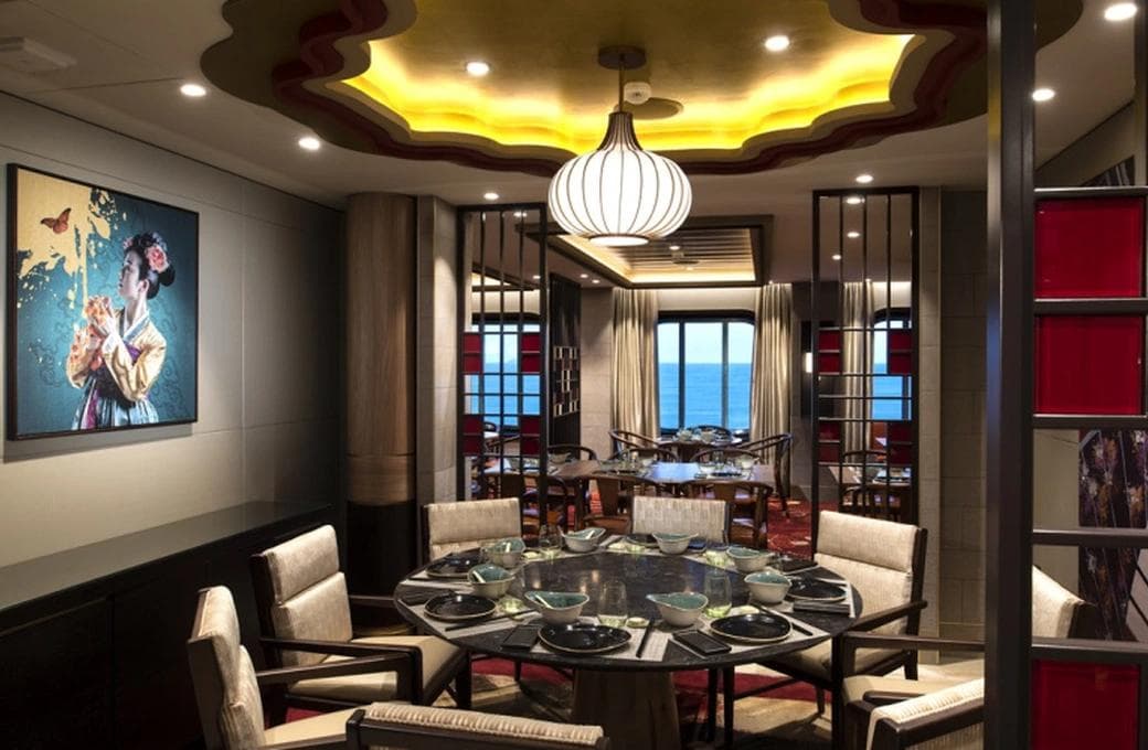 Лайнер Spectrum Of The Seas, компании Royal Caribbean International. Фото 1