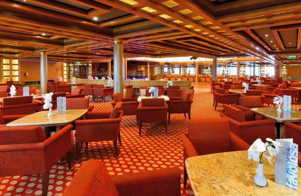 Лайнер Costa Fascinosa, компании Costa Cruises. Фото 1