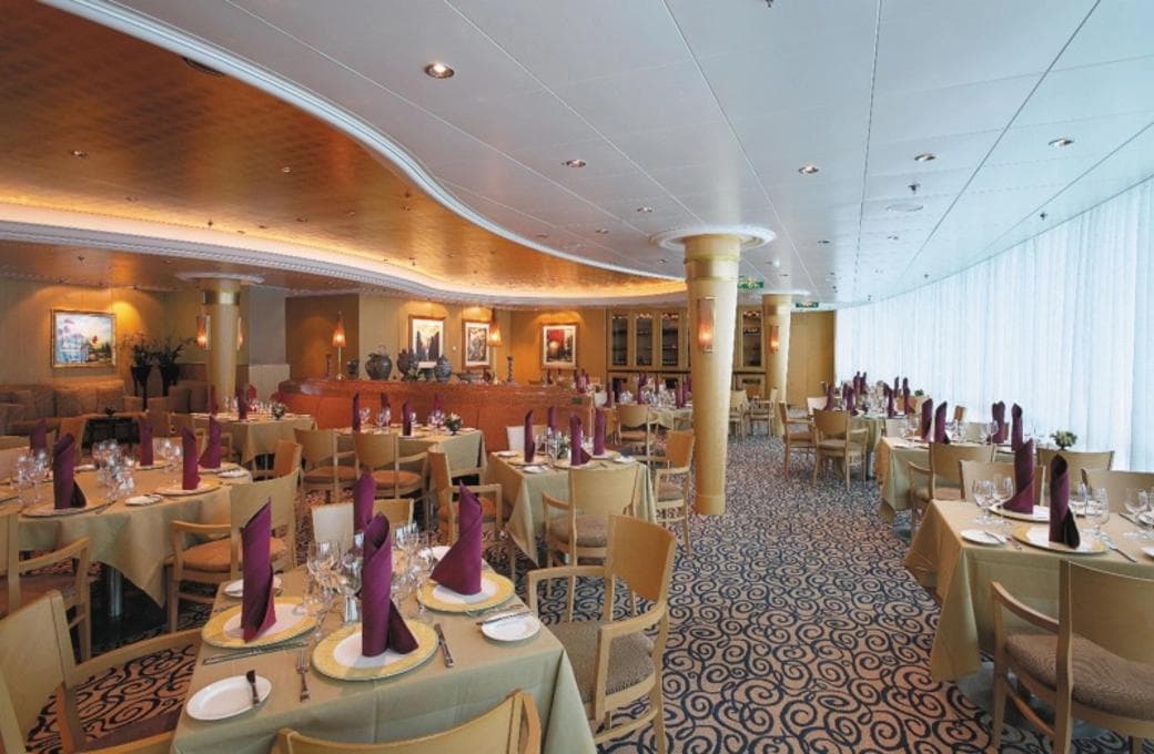 Лайнер Jewel Of The Seas, компании Royal Caribbean International. Фото 1