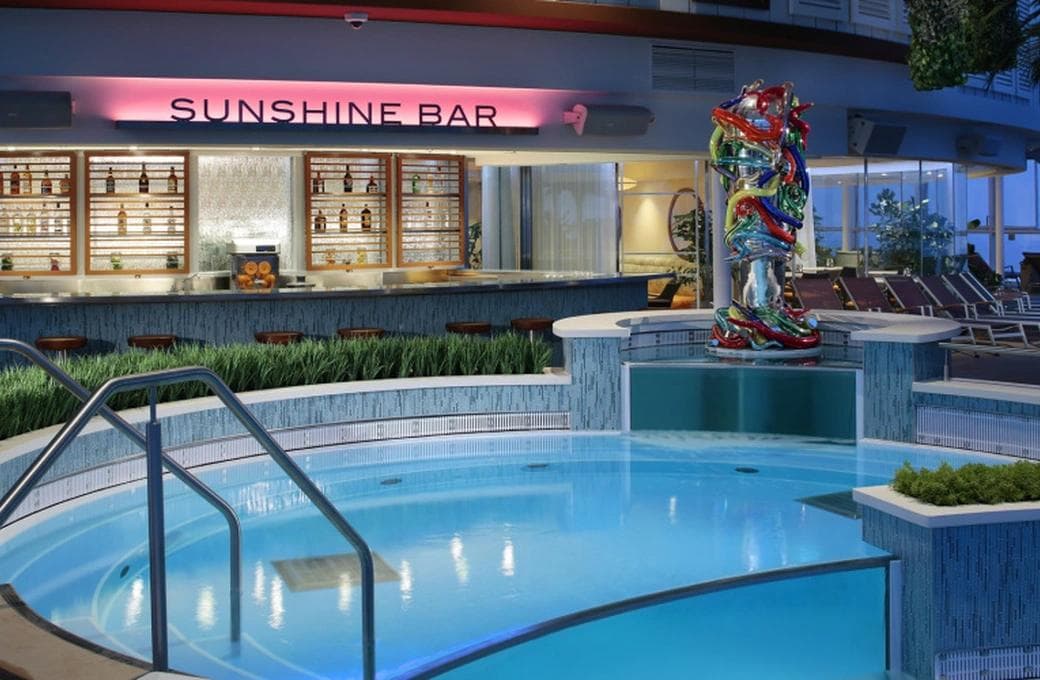 Лайнер Anthem Of The Seas, компании Royal Caribbean International. Фото 1