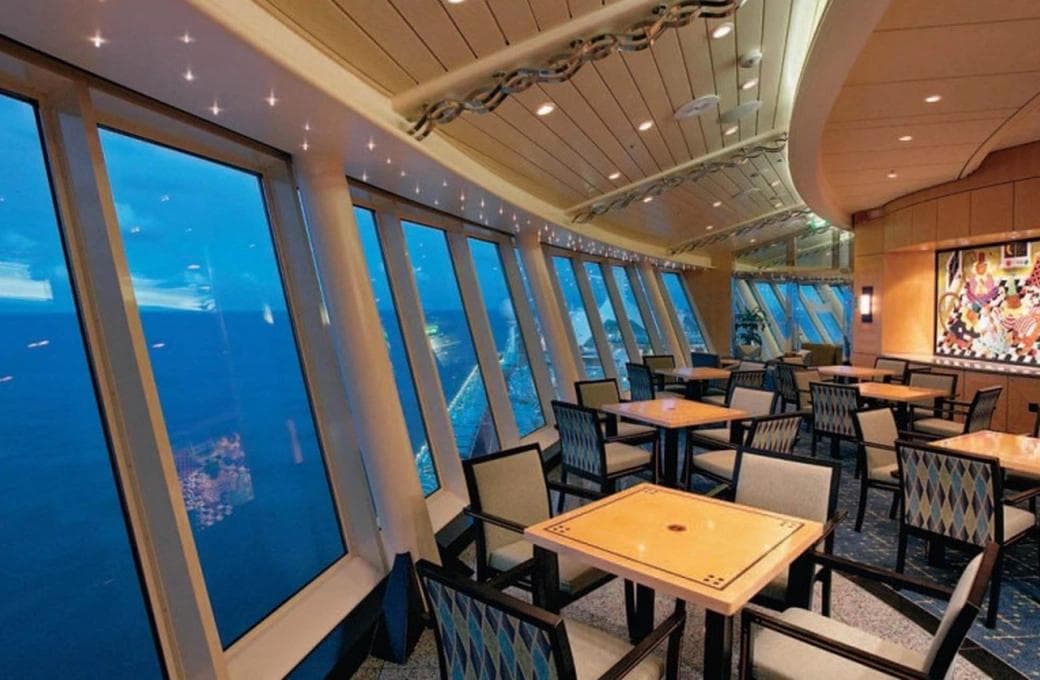 Лайнер Explorer Of The Seas, компании Royal Caribbean International. Фото 1