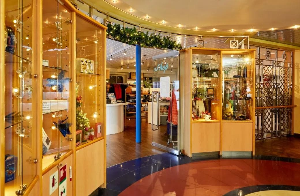 Лайнер Astoria Grande, компании Astoria Grande Cruises. Фото 1